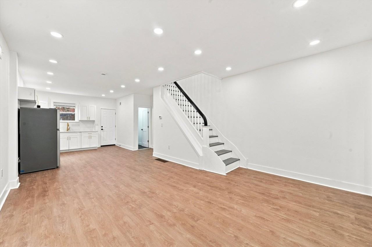 269 S Hirst St - Photo 2 of 13