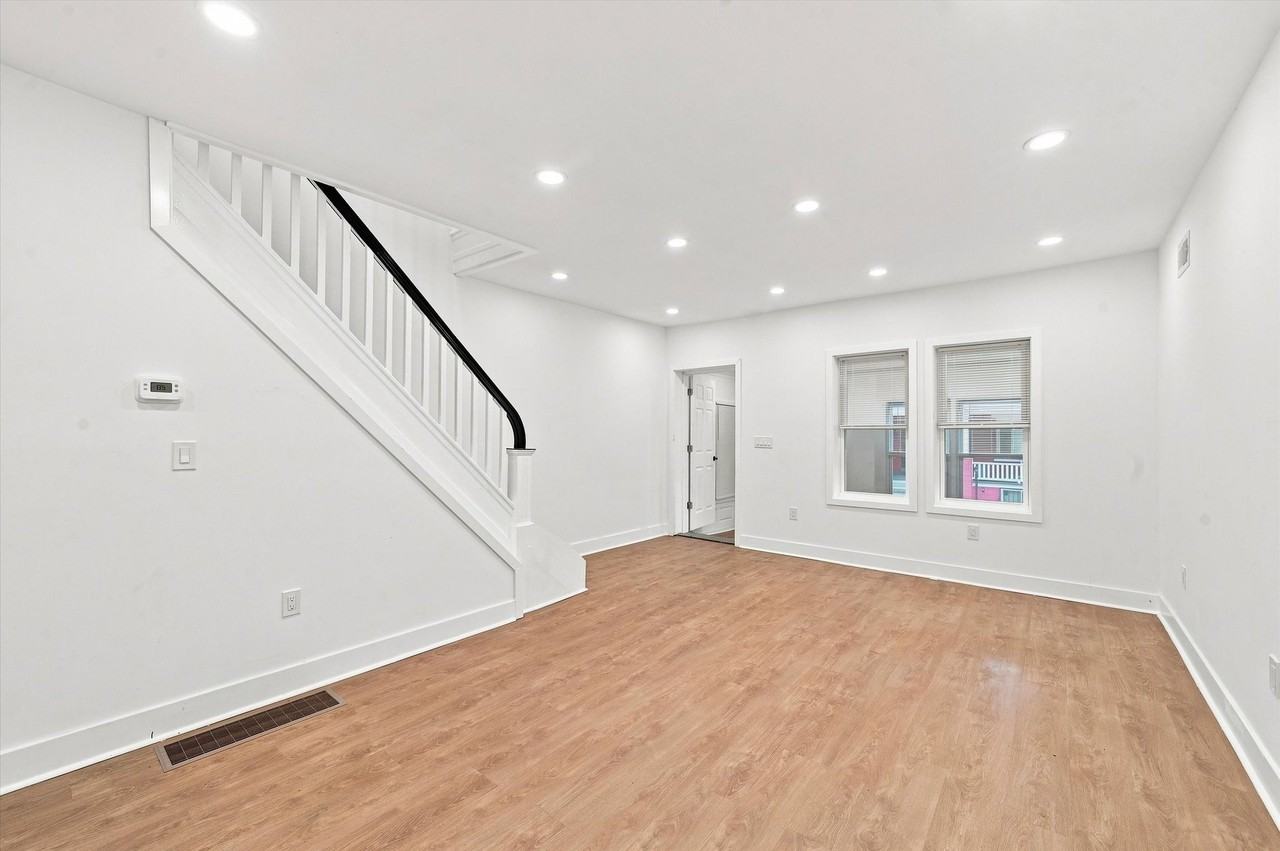 269 S Hirst St - Photo 6 of 13