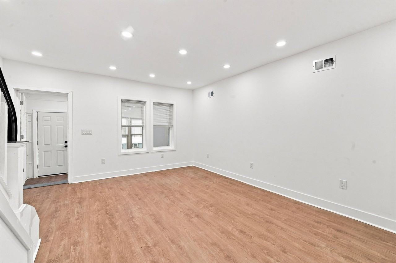 269 S Hirst St - Photo 7 of 13