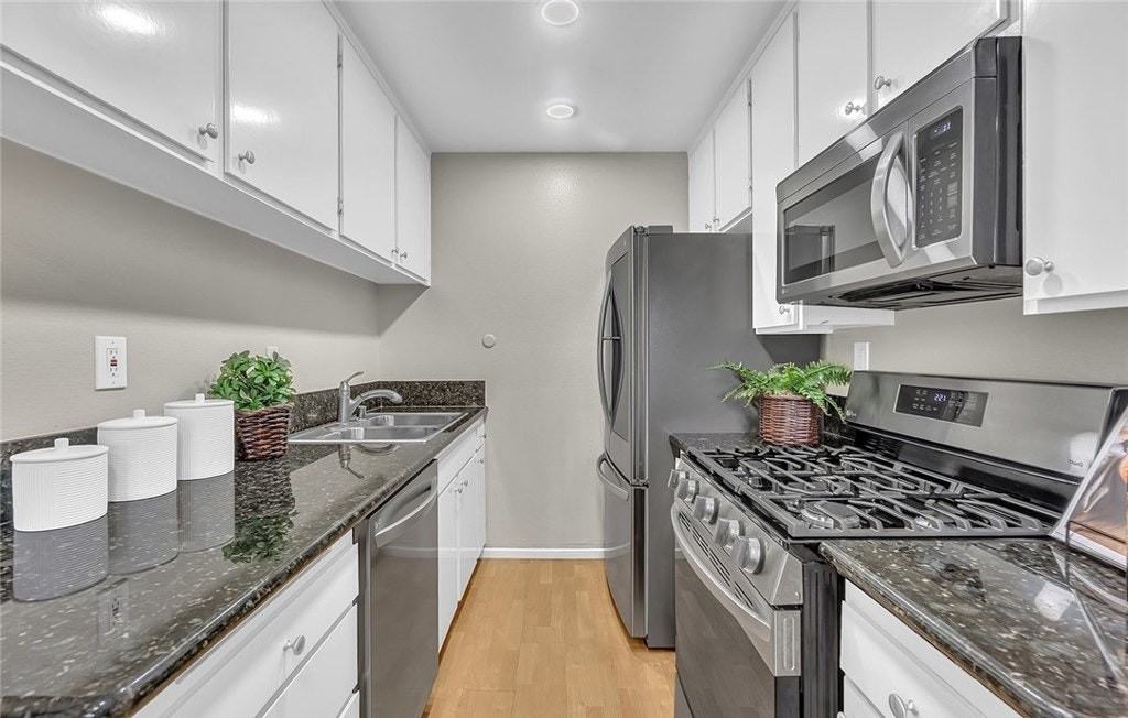 3907 La Crescenta Avenue, Unit 64 - Photo 5 of 20