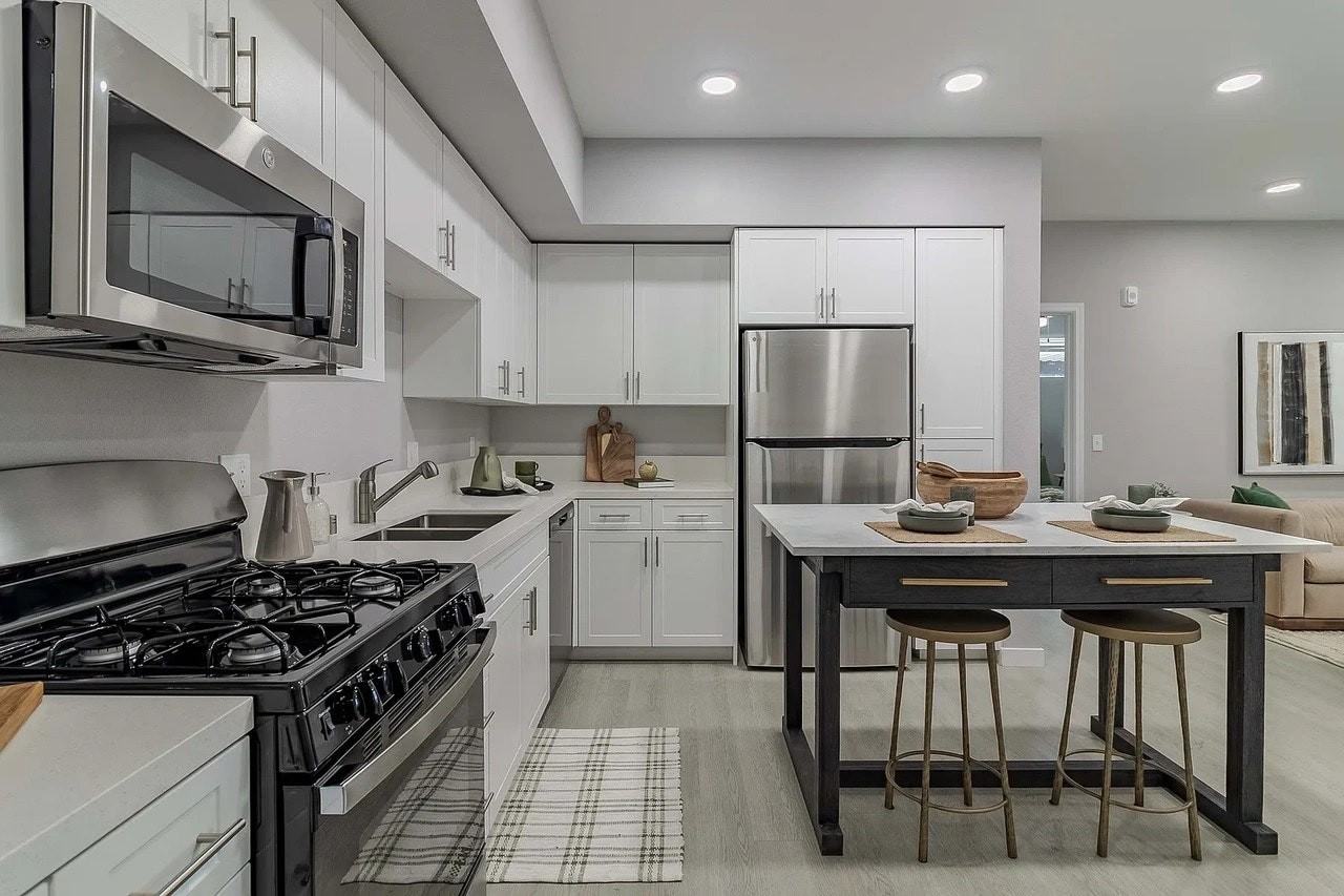 148 Peabody Road, Unit 201 - Photo 5 of 17