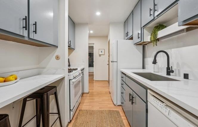 2700 Le Conte Avenue, Unit 406 - Photo 5 of 19