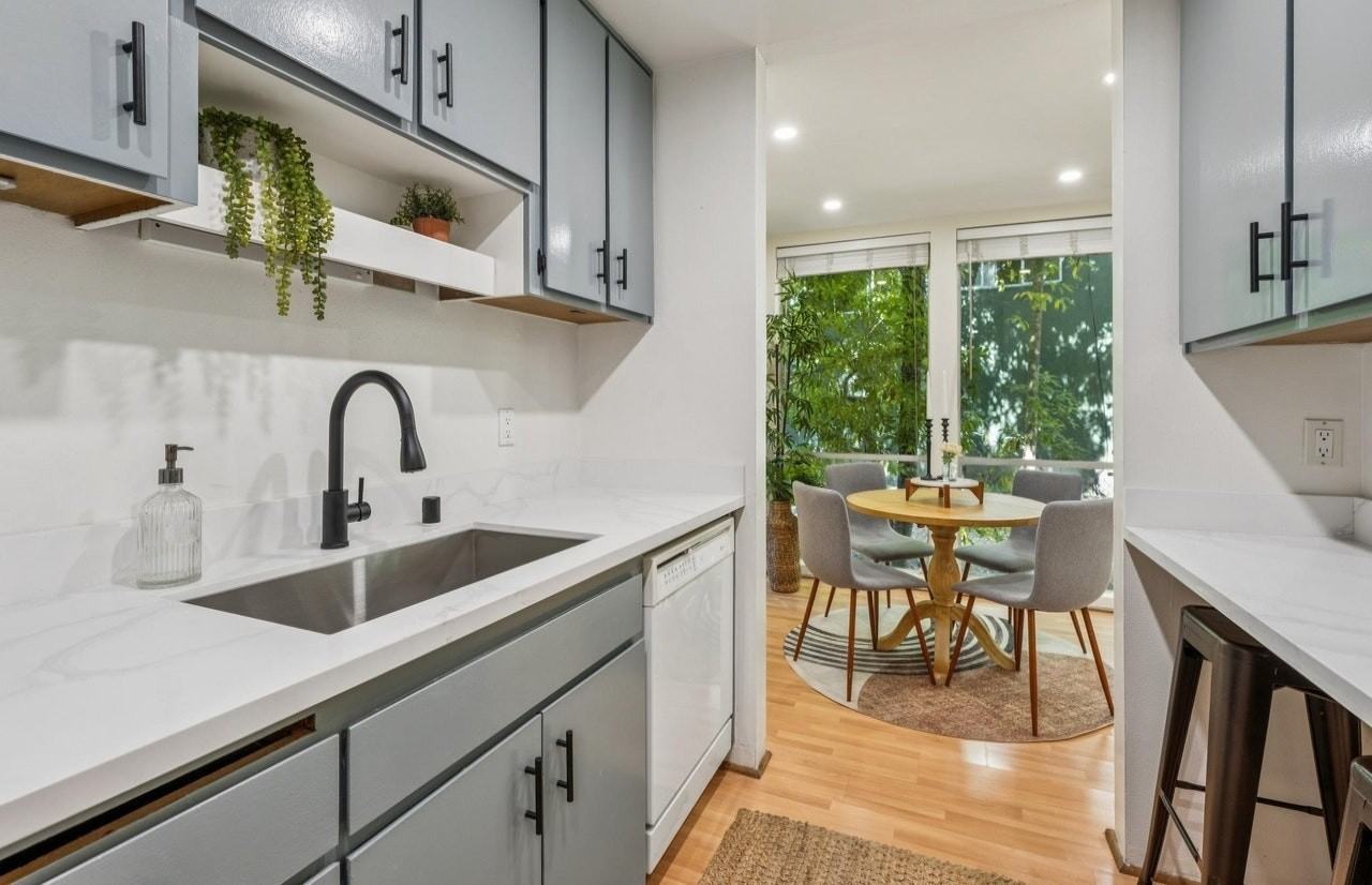 2700 Le Conte Avenue, Unit 406 - Photo 6 of 19