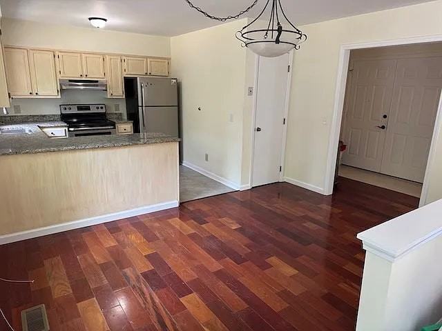 232 Rosehaven Drive - Photo 3 of 9