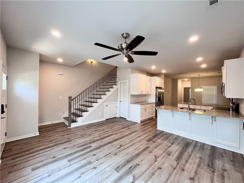 1452 W Sligo St - Photo 4 of 24