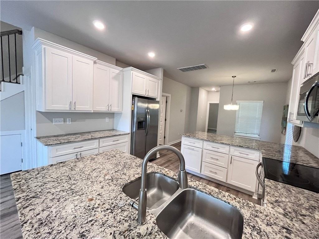 1452 W Sligo St - Photo 6 of 24