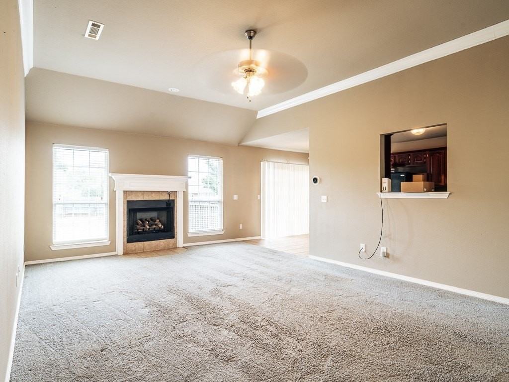 1393 St Claire St - Photo 3 of 30