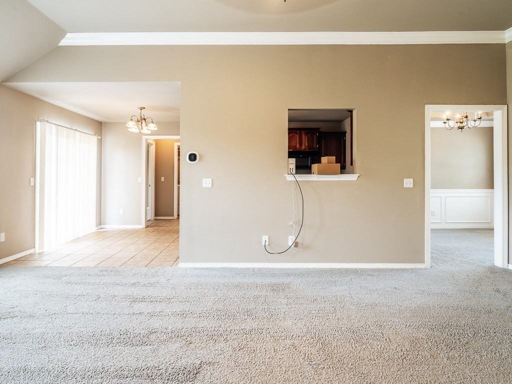 1393 St Claire St - Photo 4 of 30