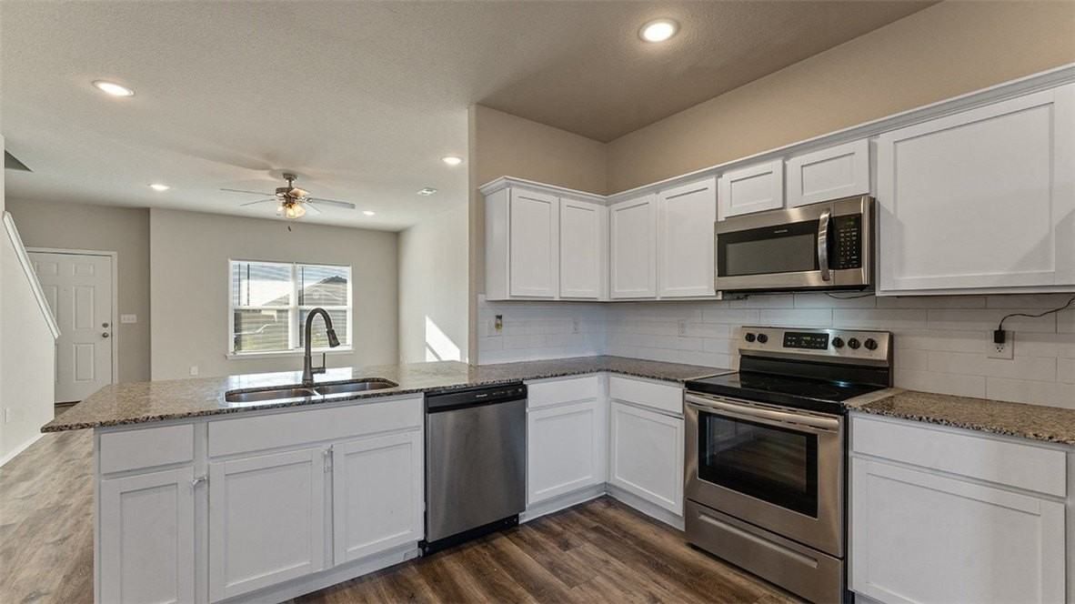 612 Woodcreek Loop - Photo 5 of 18