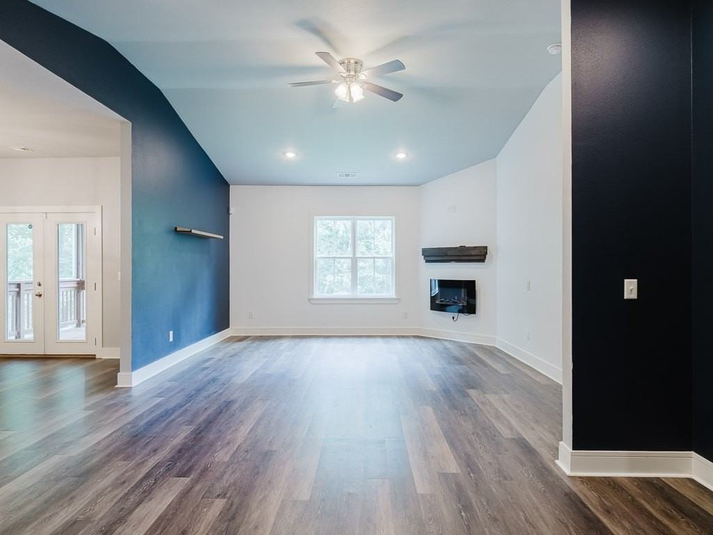 68 Elizabeth Dr - Photo 4 of 26