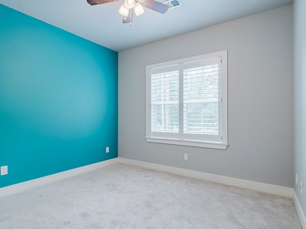 68 Elizabeth Dr - Photo 6 of 26