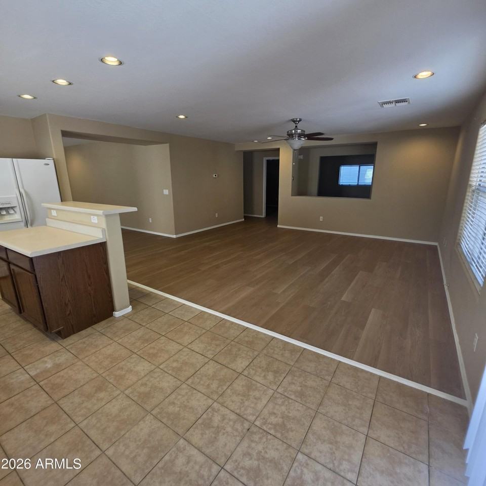 18418 W Westfall Way - Photo 7 of 25