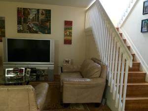 5613 Kingsmill Ct - Photo 3 of 8