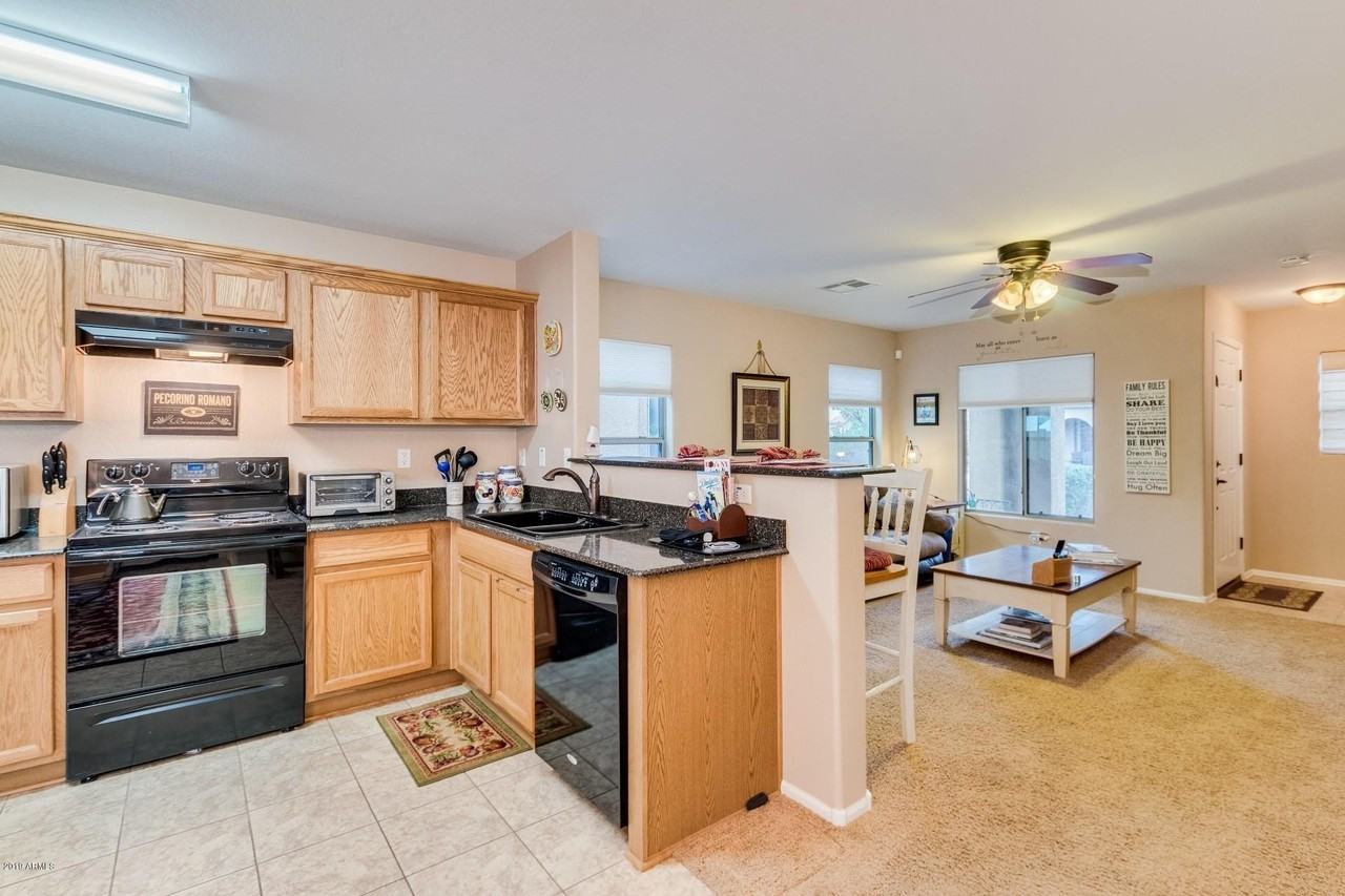 10829 W Mariposa Dr - Photo 2 of 22