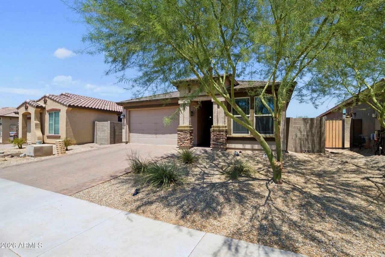 17766 W Granite View Dr - Photo 3 of 46