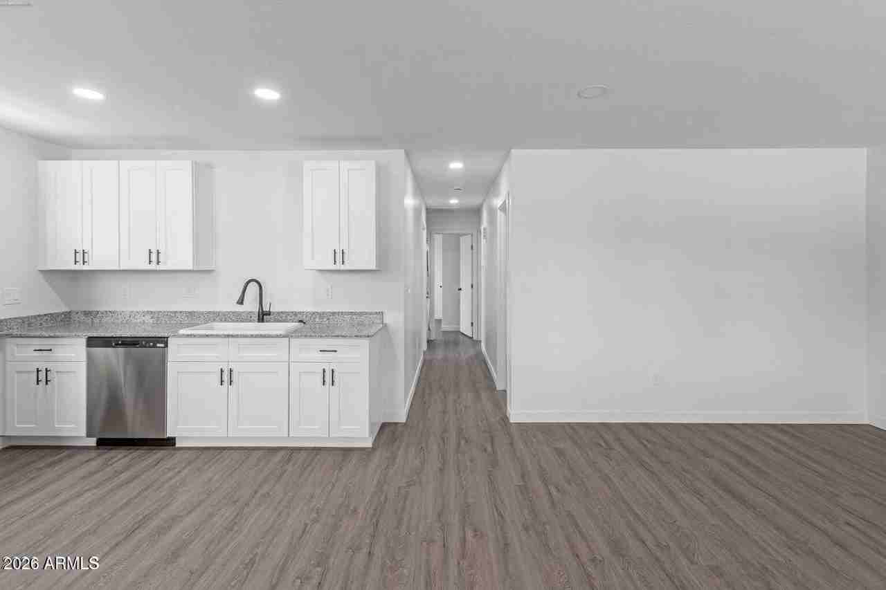 656 S 97th Pl #B - Photo 7 of 17