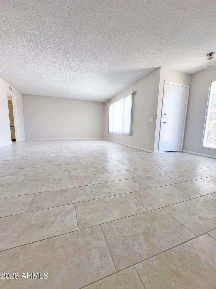 12919 W Jadestone Dr - Photo 5 of 18