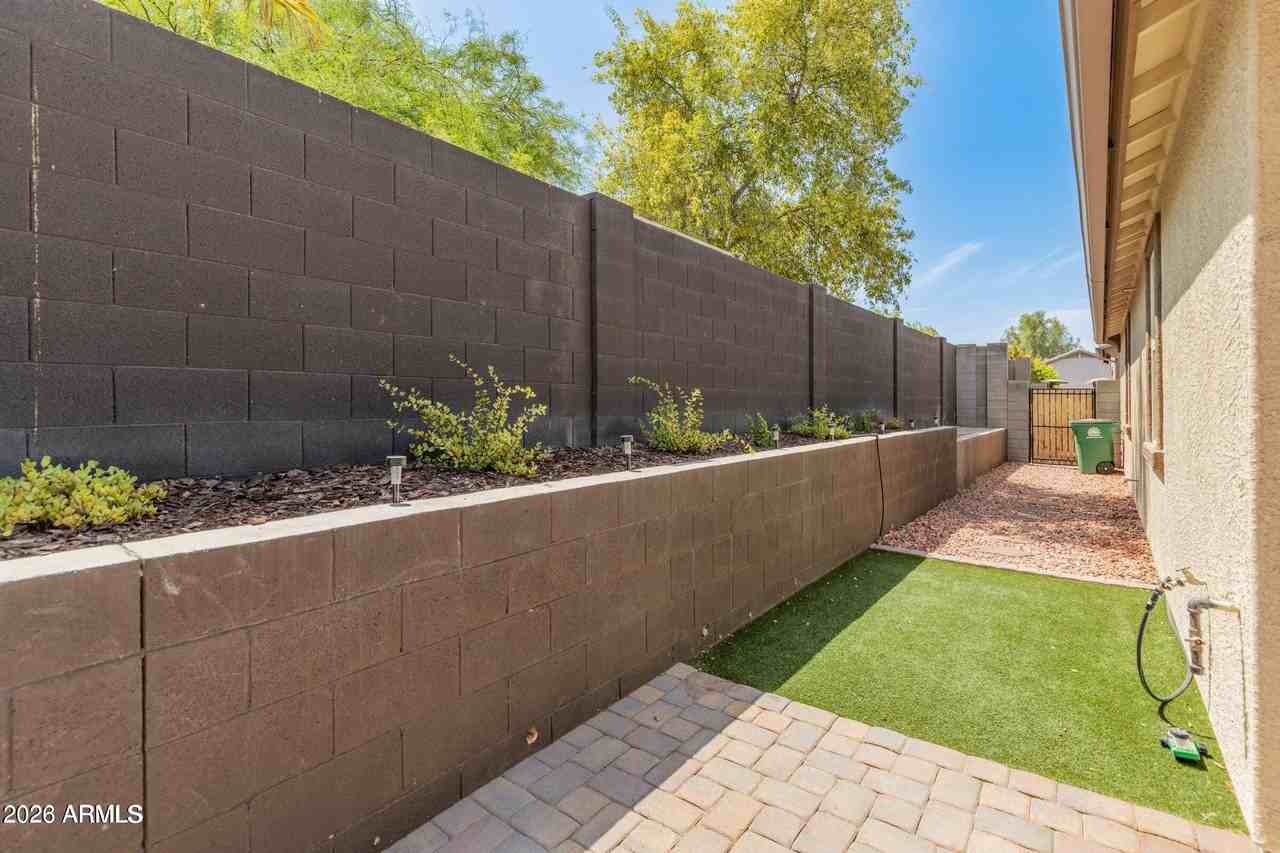 16209 W La Ventilla Way - Photo 5 of 29
