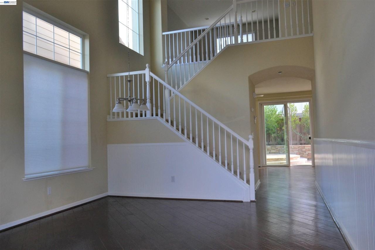 1336 Tiffany Dr - Photo 3 of 21
