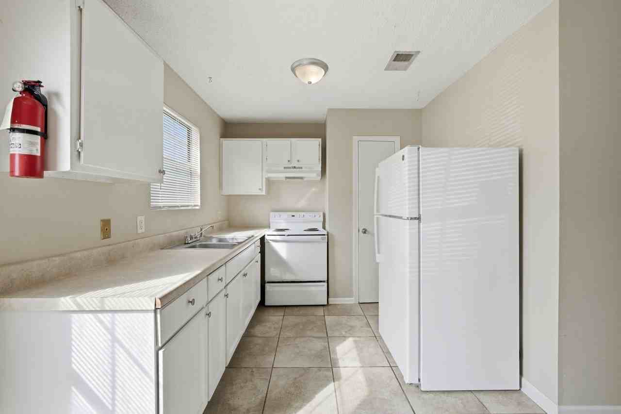 6415 Schoel Ln - Photo 5 of 26