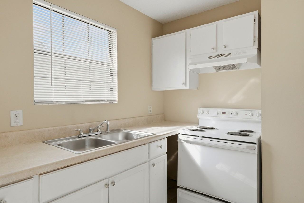 6415 Schoel Ln - Photo 6 of 26