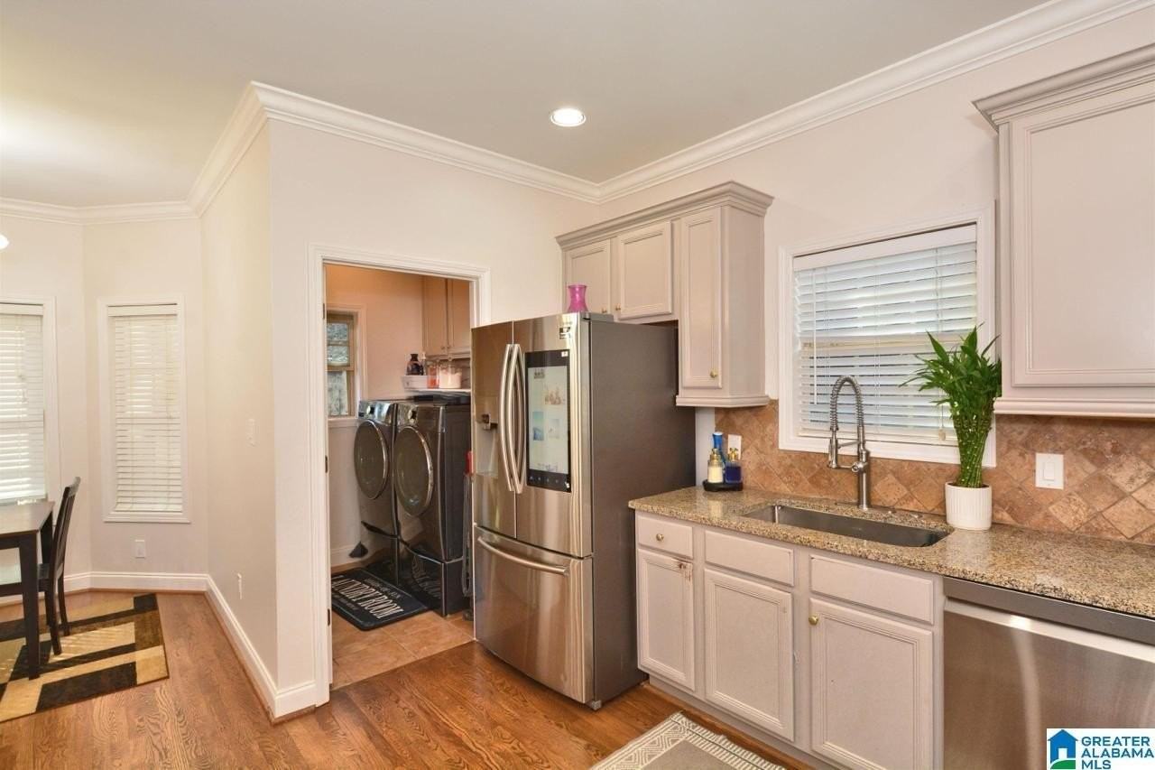 221 Castlehill Dr - Photo 6 of 10