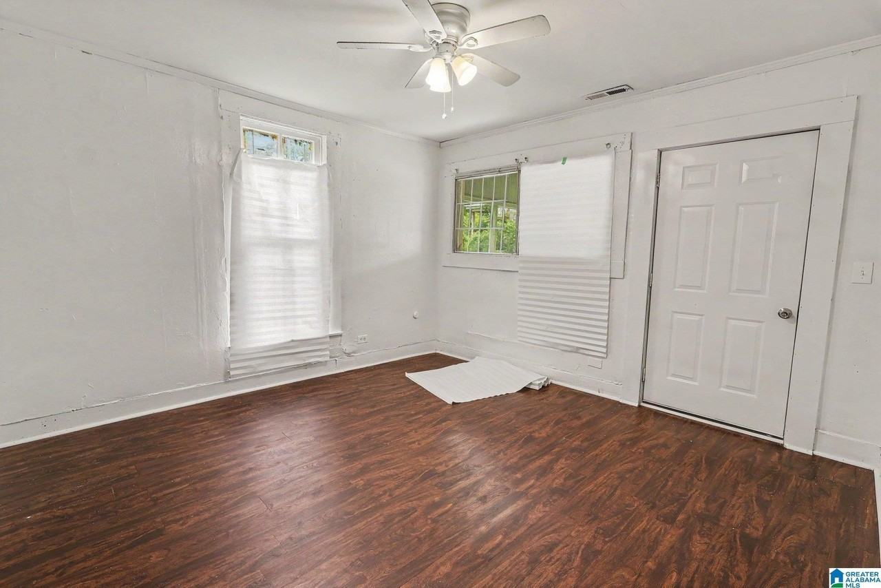 220 Avenue Z - Photo 2 of 15