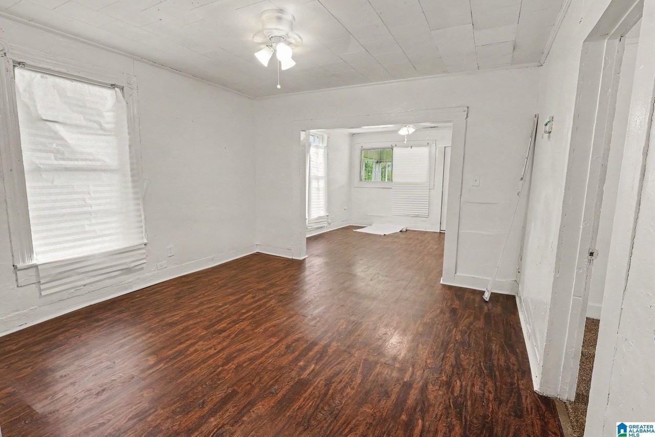 220 Avenue Z - Photo 4 of 15