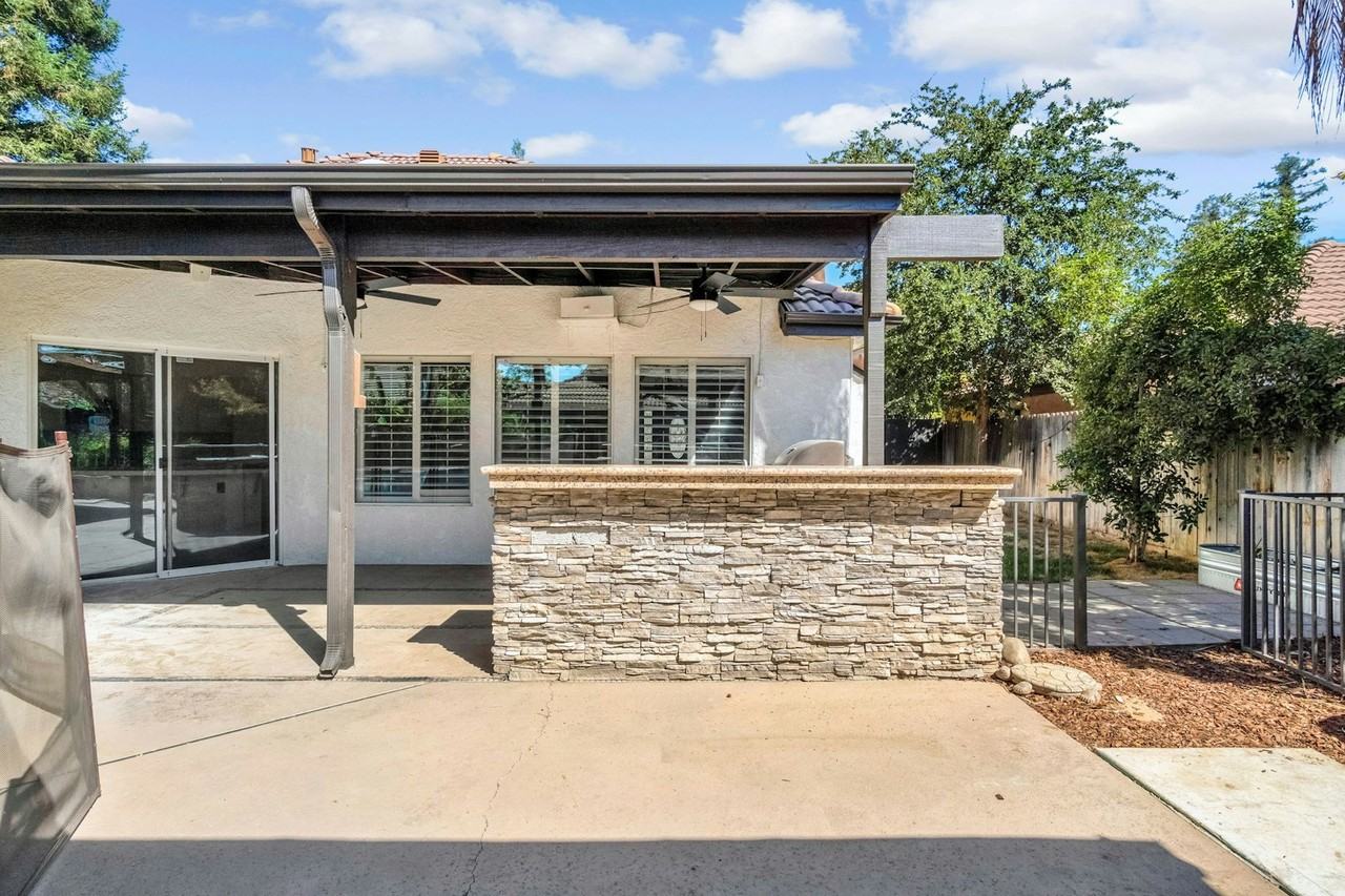 3513 W Vartikian Ave - Photo 7 of 43