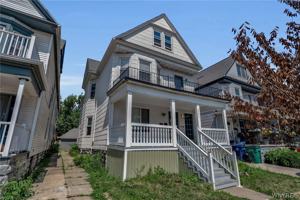 featured image of 2206 Main St #1