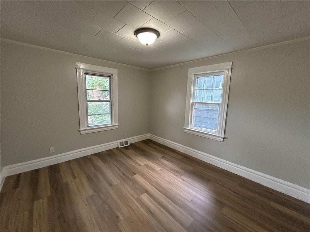 42 Villa St - Photo 6 of 20