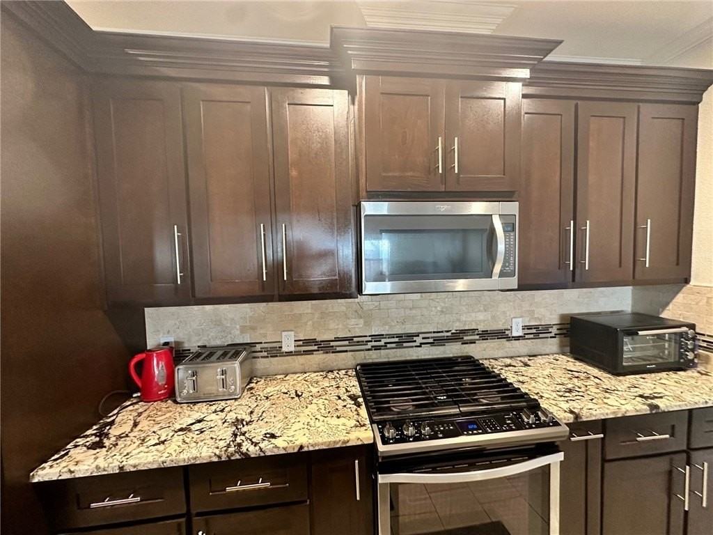 7945 Snake River Dr - Photo 5 of 15