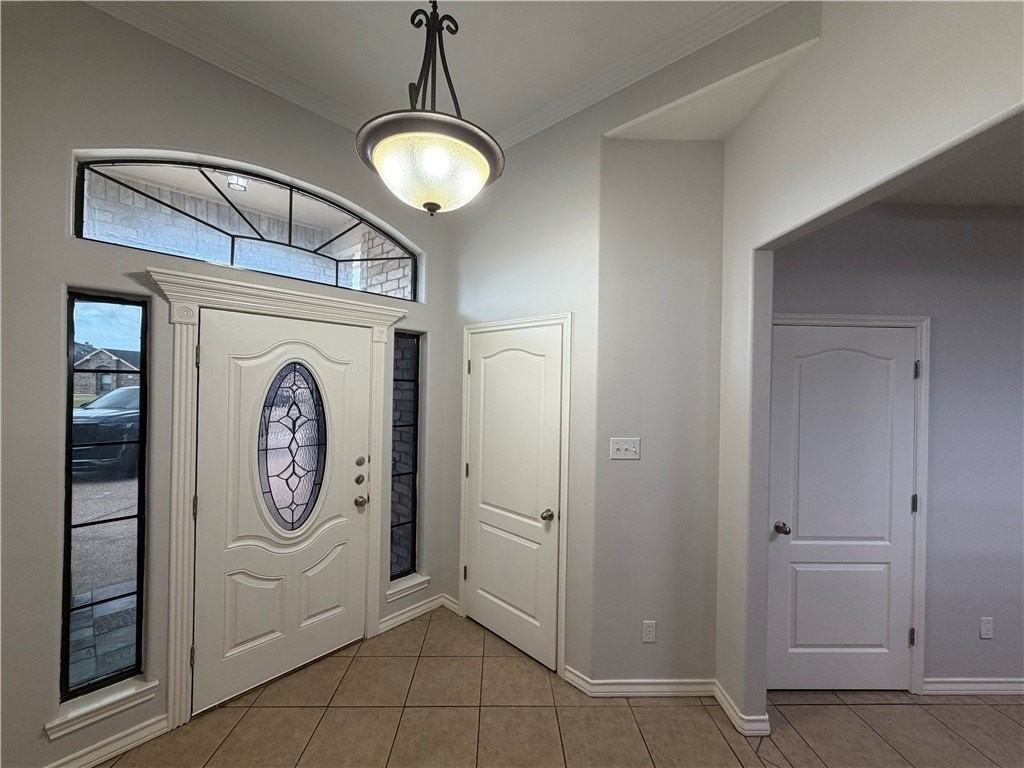 6830 Round Table St - Photo 5 of 30