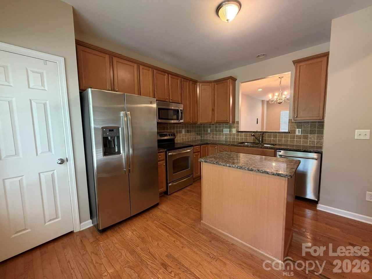 233 N Irwin Ave - Photo 3 of 20