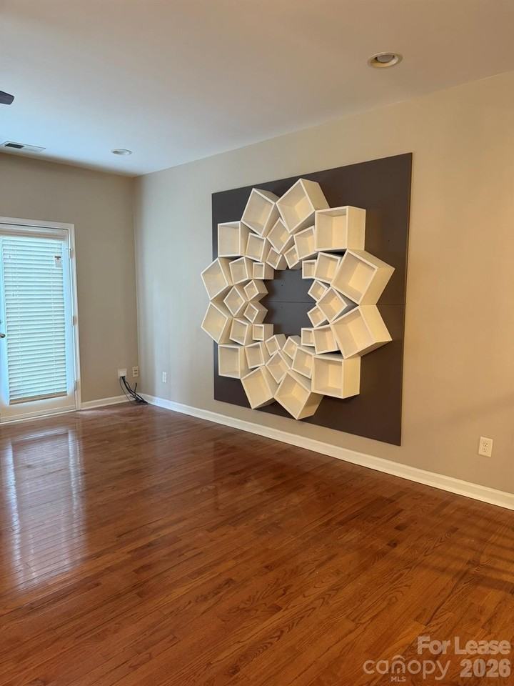 233 N Irwin Ave - Photo 5 of 20