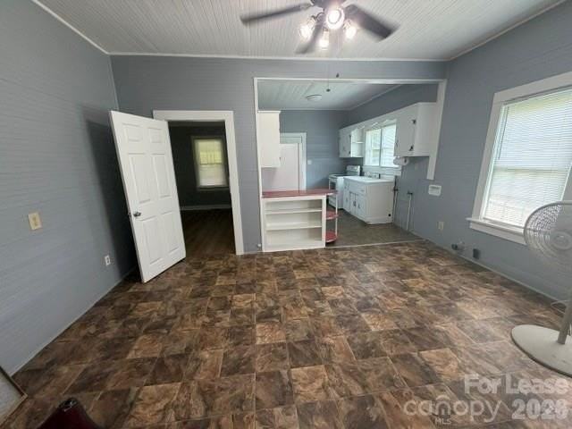 559 Shady Ln - Photo 2 of 8
