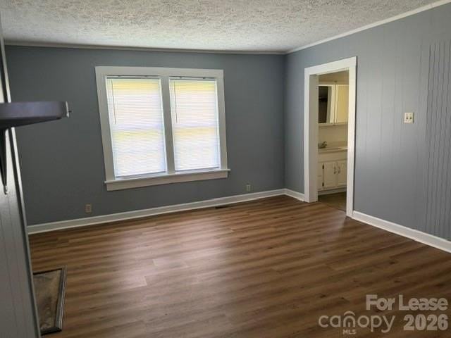 559 Shady Ln - Photo 3 of 8