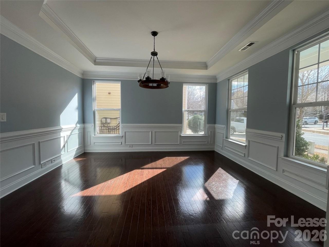 3002 Fallondale Rd - Photo 2 of 28