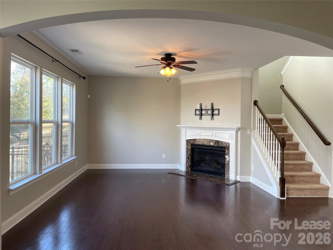 3002 Fallondale Rd - Photo 4 of 28