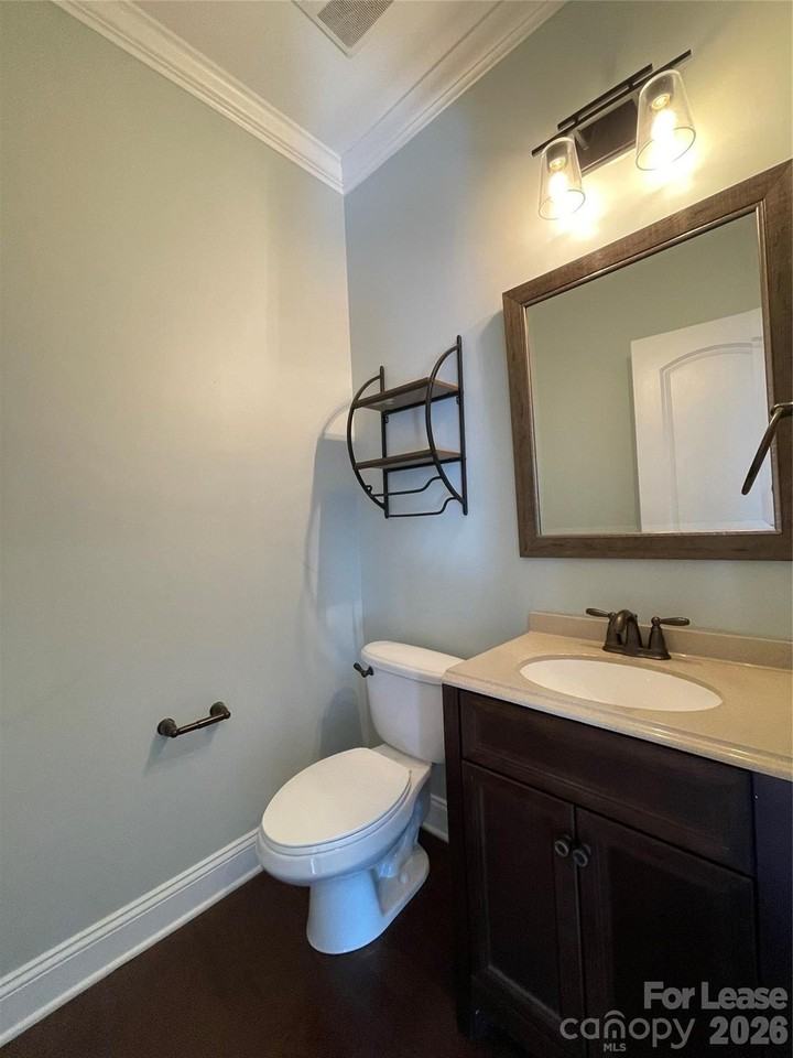 3002 Fallondale Rd - Photo 7 of 28