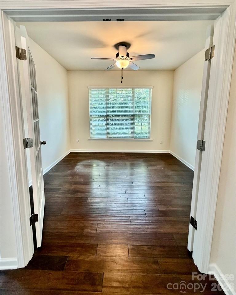 4019 Oakmere Rd - Photo 4 of 34