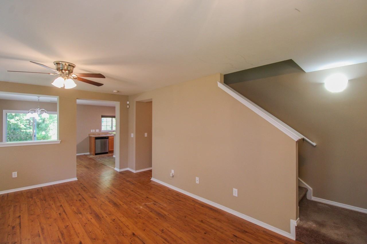 8811 Kellum Dr - Photo 3 of 31