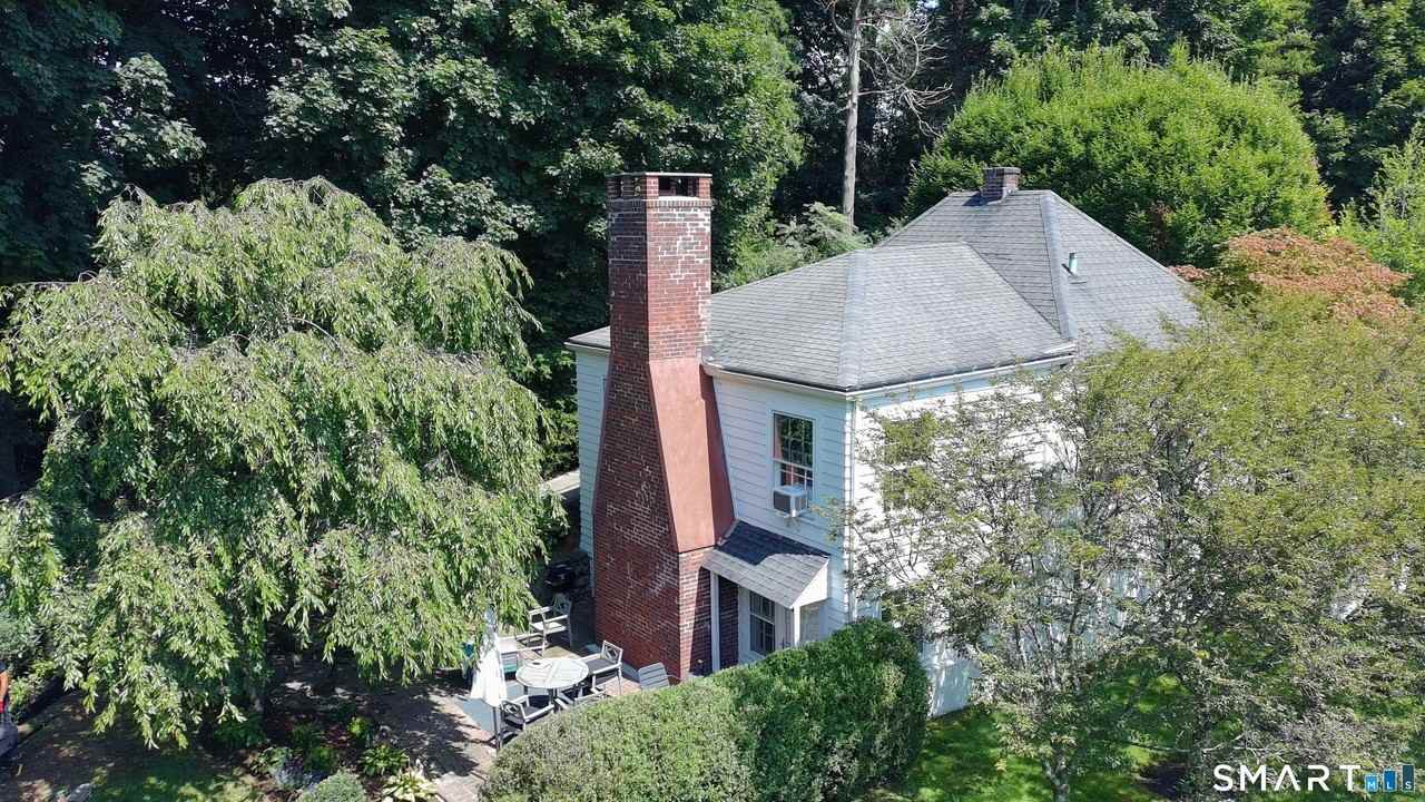 126 Morningside Dr S - Photo 4 of 29