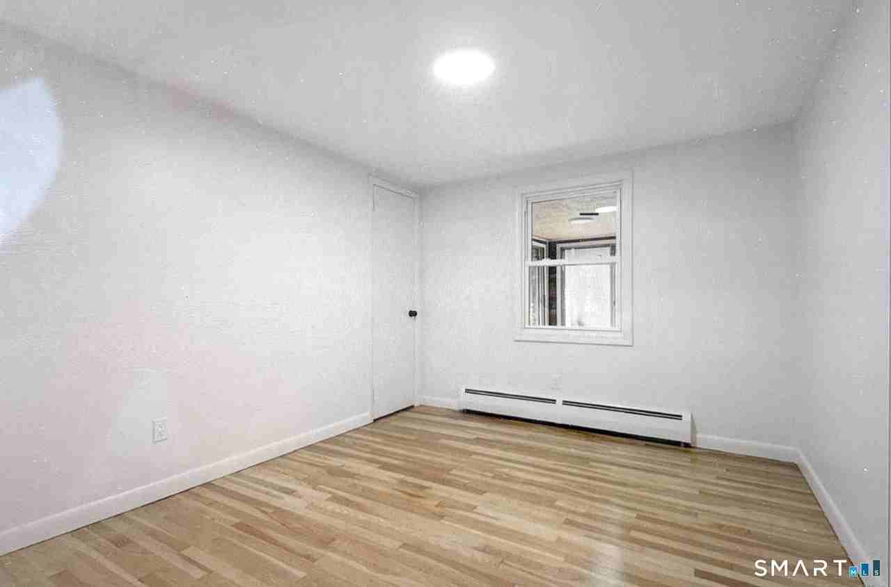 303 Bunker Hill Ave - Photo 4 of 7
