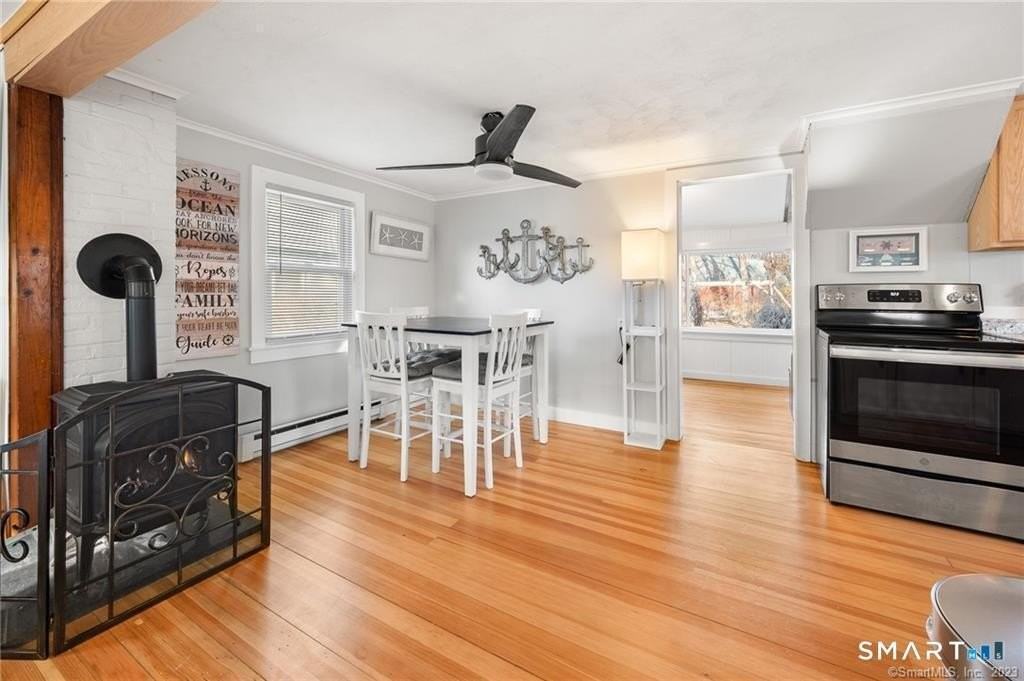 121 Shore Rd - Photo 6 of 29