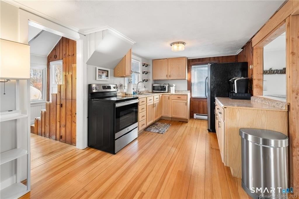 121 Shore Rd - Photo 7 of 29