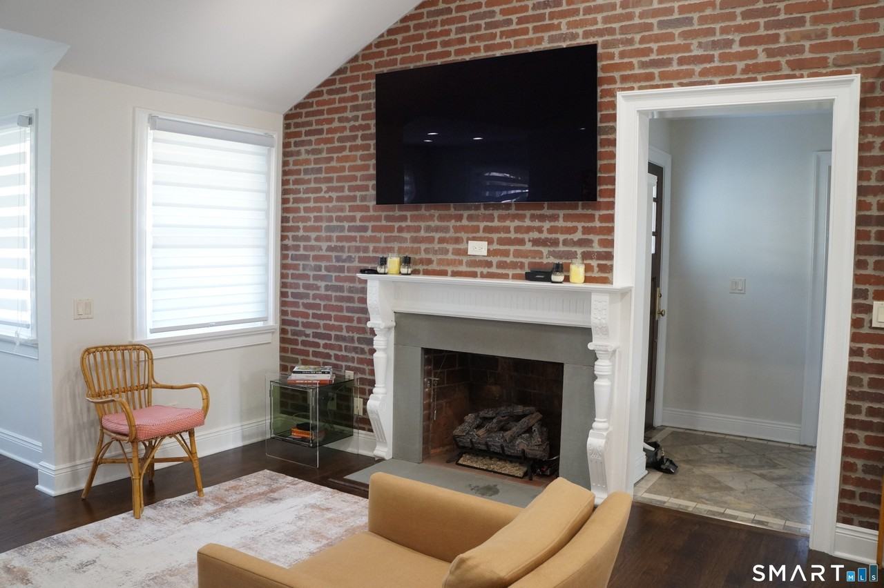 68 Granville St - Photo 3 of 28