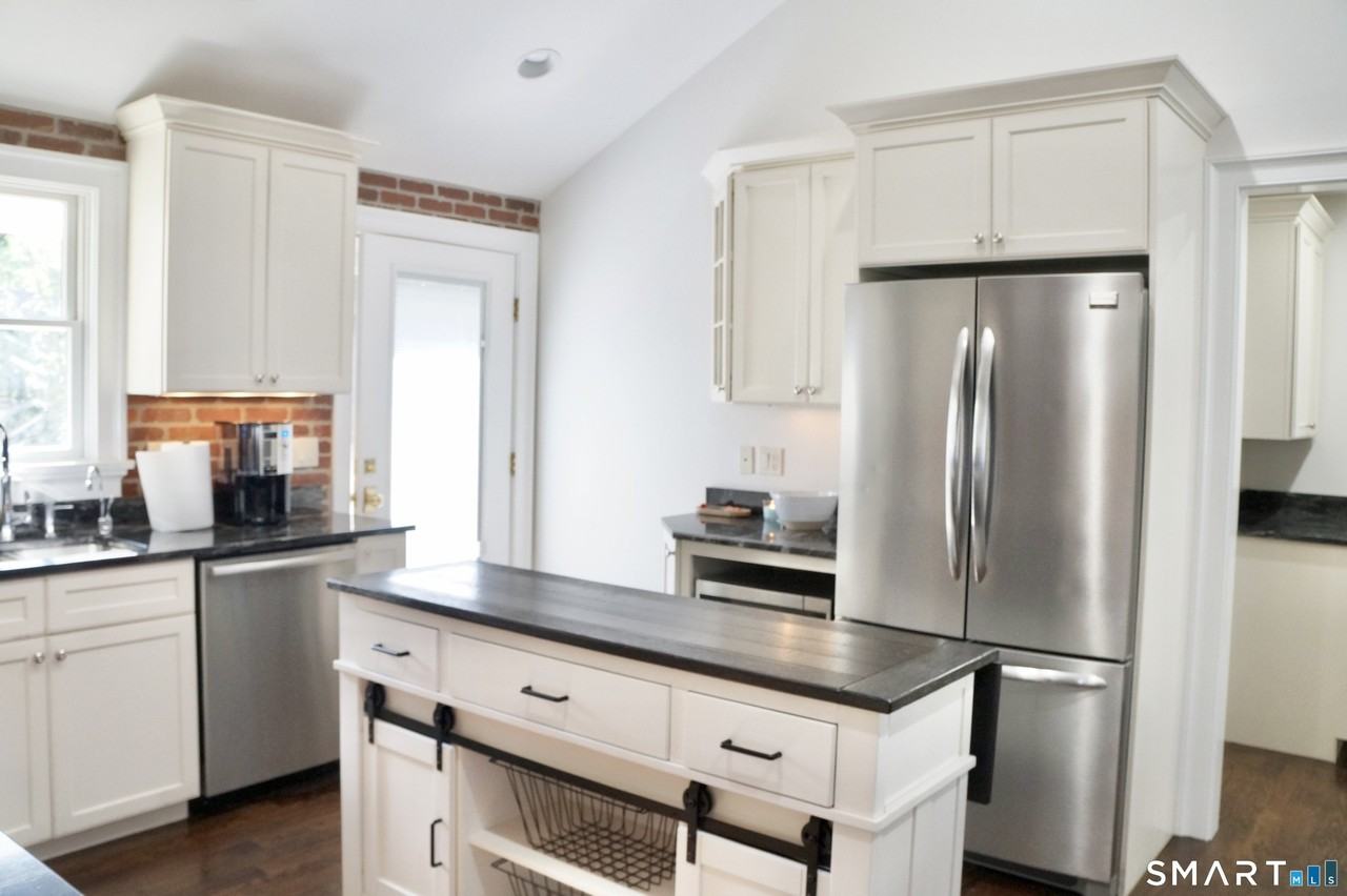 68 Granville St - Photo 6 of 28