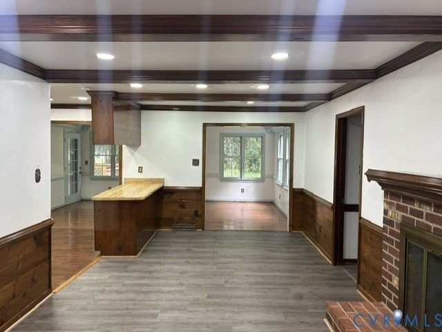2400 Wildercroft Rd - Photo 3 of 17