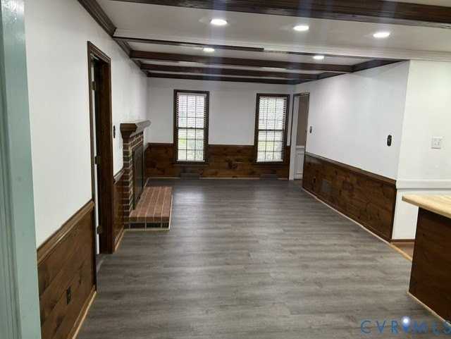 2400 Wildercroft Rd - Photo 4 of 17